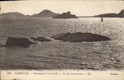 CPA Marseille Promenade de la Corniche Les Iles (contre jour)