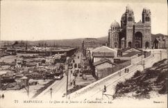 CPA Marseille Le Quai de la Joliette et la Cathedrale