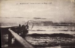 CPA Marseille Coucher de soleil a la Plage