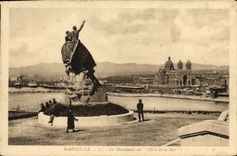 CPA Marseille Le Monument au Heros de la Mer