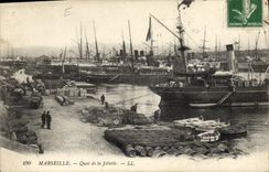 CPA Marseille Quai de la Joliette Bateaux