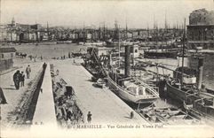 CPA Marseille Vue Generale du Vieux Port Bateaux