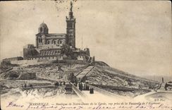CPA Marseille Basilique de Notre Dame de la Garde vue prise de la Passerelle de l'Ascenseur