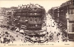 CPA Marseille La Rue de la Republique