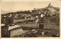 CPA Marseille La Douce France Vue sur le Port de Carenage et Notre Dame de la Garde