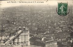 CPA Marseille Vue generale prise de N. D. de la Garde