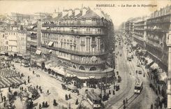 CPA Marseille La rue de la Republique Tramway