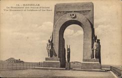 CPA Marseille Le Monument des Poilus d'Orient