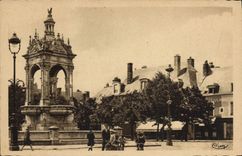 CPA Chateaudun E et L Place du 18 Octobre sud 