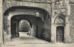 CPA Maintenon Portain du Chateau et Entree de l'Escalier 
