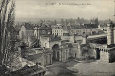 CPA Anet le Portail du Chateau vu de la Cour 