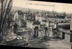 CPA Anet le Portail du Chateau vu de la Coer 