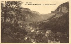CPA Le Jura Baume les Messieurs Le Village La Vallee 