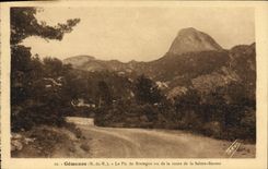 CPA Gemenos B du R Le Pic de Bretagne vu de la route de la Saint Baume 