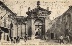 CPA Villeneuve les Avignon Entree de la Chartreuse du Val Benite Fondee par inrocent IV 