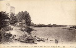 CPA Villeneuve les Avignon Le Bords du Rhone et la Tour Philippe le Bel 