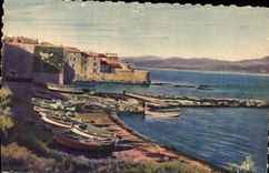 CPA Cote d'Azur Saint Tropez Var Port des Pecheurs Dans le fond le Massif de l'Esterel 
