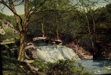 CPA Saint Zacharie Var Source des Nayes Chute d'eau 