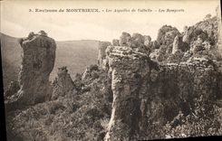CPA Environs de Montrieux Les Aiguillees de Valbelle Les Remparts 