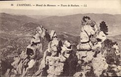 CPA L'Esterel Massif du Marsaou Tours de Rochers 