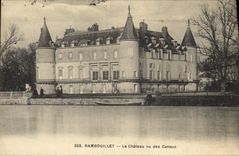 CPA Rambouillet Le Chateau vu des Canaux 