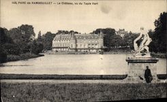 CPA Parc de Rambouillet Le Chateau vu du Tapis Vert 