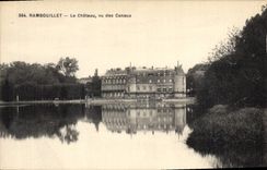 CPA Rambouillet Le Chateau vu des Canaux 