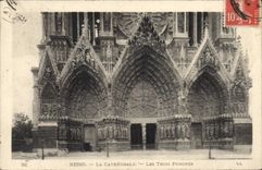 CPA Reims Le Cathedrale Les Trois Porches 