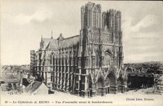 CPA La Cathedrale de Reims Vue d'ensemble avant le bombardement 