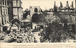 CPA La Grande Guerre 1914 15 Reims bombarde A cel endroit 12 blesses allemands couches sur de la pai