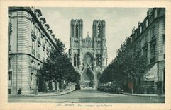 CPA Reims Rue Libergier vers le Parvis 