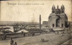 CPA Marseille Bassins de la Joliette et la Cathedrale 