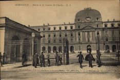 CPA Marseille Entree de la Caserne St Charles Militaria