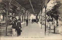CPA Vichy Allees Couvertes Promenoirs 