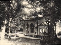 CPA Vichy Source des Celestins 