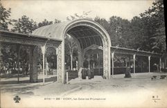 CPA Vichy Les Galeries Promenoirs 