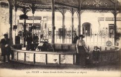 CPA Vichy Source Grande Grille 