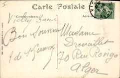 CPA Vichy La Rue du Casino et les Abris Promenades 