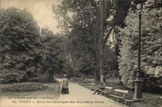 CPA Vichy Sous les ombrages des Nouveaux Parcs 