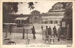 CPA Vichy Une entree du Casino 