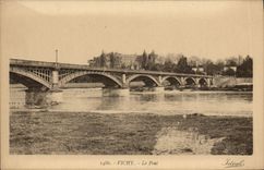 CPA Vichy Le Pont 