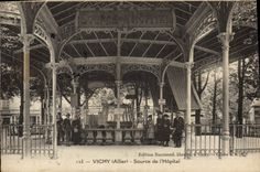 CPA Vichy Allier Source de l'Hopital 