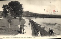CPA Vichy Le Nouveau Parc et les Bords de l'Allier 