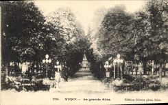 CPA Vichy La grande Allee 