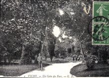 CPA Vichy Un Coin du Parc 