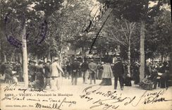 CPA Vichy Pendant la Musique 