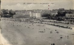 CPA Dinard I et V Vue generale de la Plage 