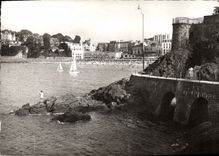 CPA Cote d'Emeraude Dinard Le Chemin des Douaniers 