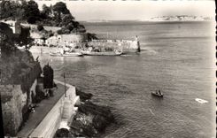 CPA Dinard I et V L'Ance du Bec de la Vallee au loin St Malo 