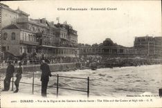 CPA Cote d'Emeraude Dinard Vue de la Digue et des Casinos a Maree haute 